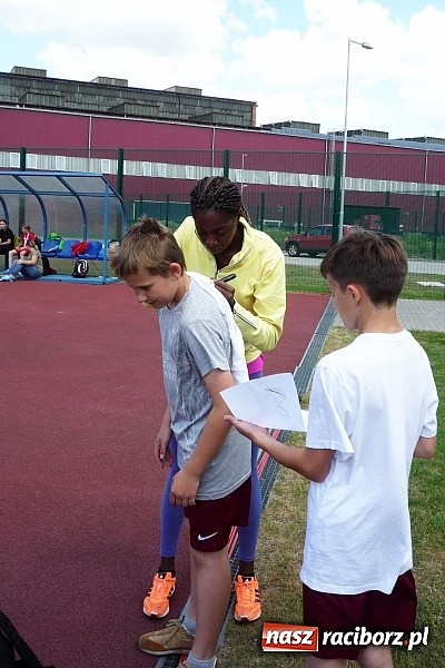 Zdjęcie w galerii na portalu naszraciborz.pl: Uczniowie z Tworkowa i Bieńkowic na 6. miejscu w Ostrawie wiadomości z regionu