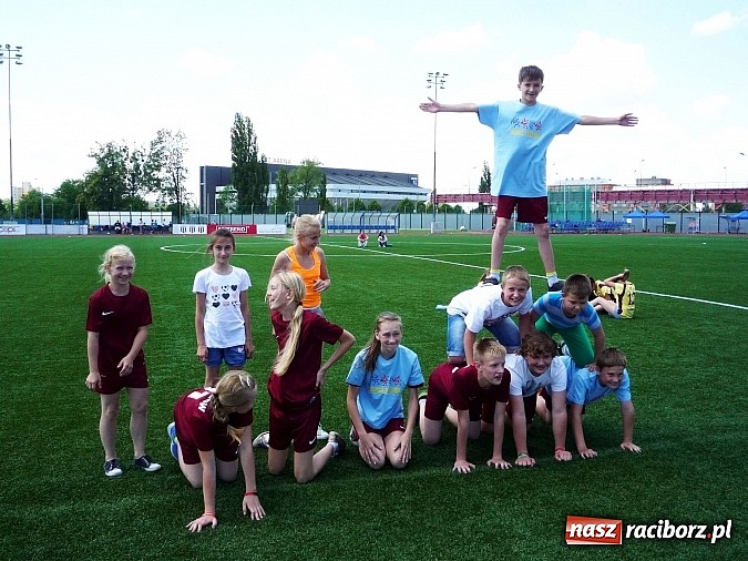 Zdjęcie w galerii na portalu naszraciborz.pl: Uczniowie z Tworkowa i Bieńkowic na 6. miejscu w Ostrawie wiadomości z regionu