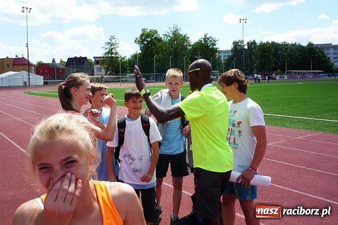Zdjęcie w galerii na portalu naszraciborz.pl: Uczniowie z Tworkowa i Bieńkowic na 6. miejscu w Ostrawie wiadomości z regionu