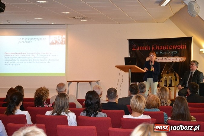 Zdjęcie w galerii na portalu naszraciborz.pl: O powiatowej strategii rozwiązywania problemów społecznych na zamku wiadomości z regionu