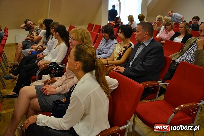 Zdjęcie w galerii na portalu naszraciborz.pl: O powiatowej strategii rozwiązywania problemów społecznych na zamku wiadomości z regionu