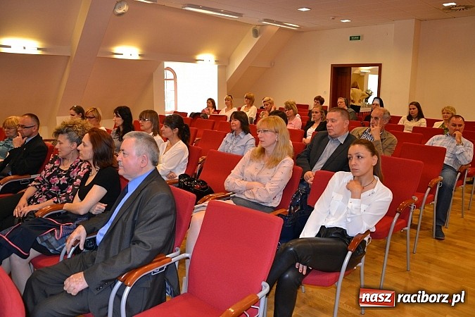 Zdjęcie w galerii na portalu naszraciborz.pl: O powiatowej strategii rozwiązywania problemów społecznych na zamku wiadomości z regionu