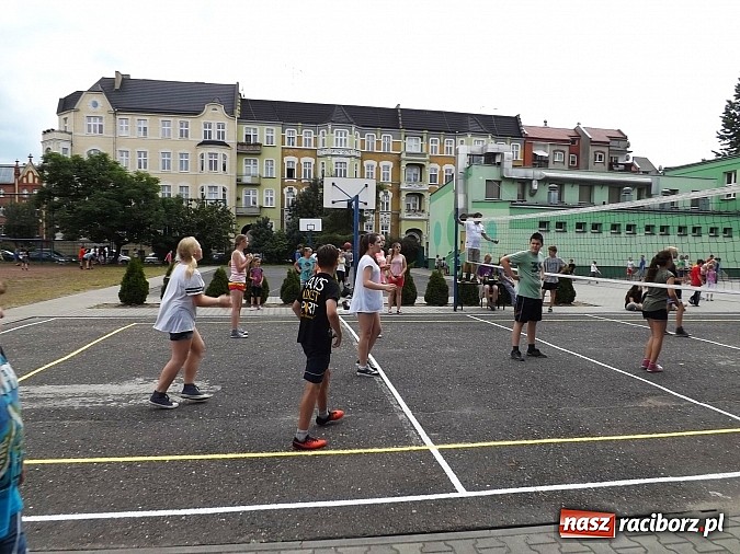 Zdjęcie w galerii na portalu naszraciborz.pl: Szkolny Dzień Sportu na wesoło w SP 13 wiadomości z regionu