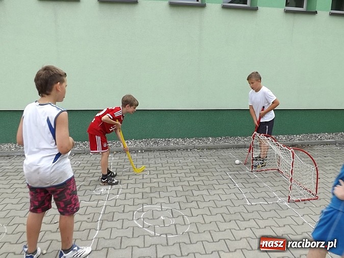 Zdjęcie w galerii na portalu naszraciborz.pl: Szkolny Dzień Sportu na wesoło w SP 13 wiadomości z regionu