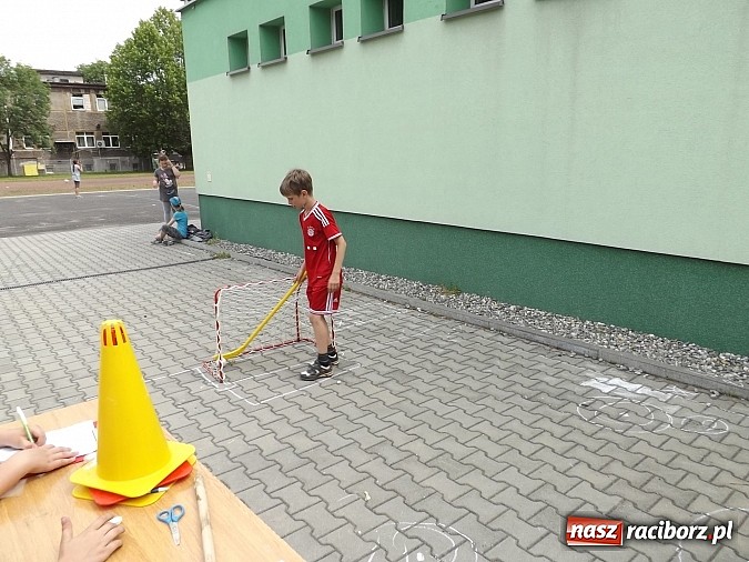 Zdjęcie w galerii na portalu naszraciborz.pl: Szkolny Dzień Sportu na wesoło w SP 13 wiadomości z regionu