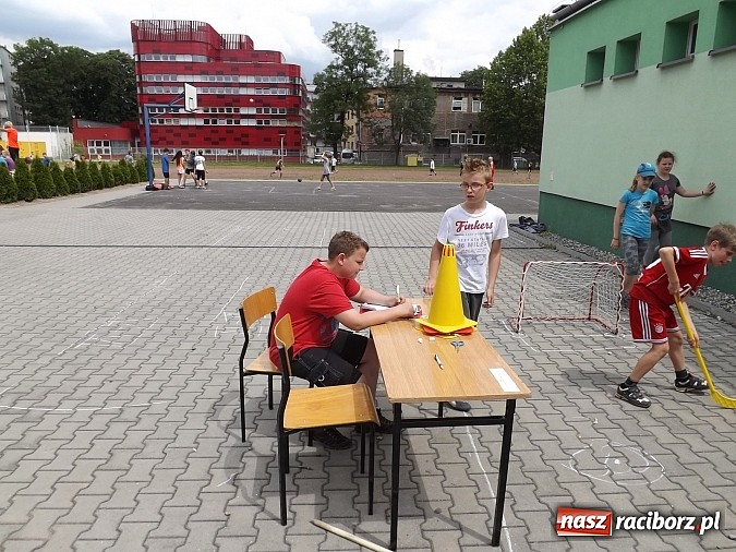 Zdjęcie w galerii na portalu naszraciborz.pl: Szkolny Dzień Sportu na wesoło w SP 13 wiadomości z regionu