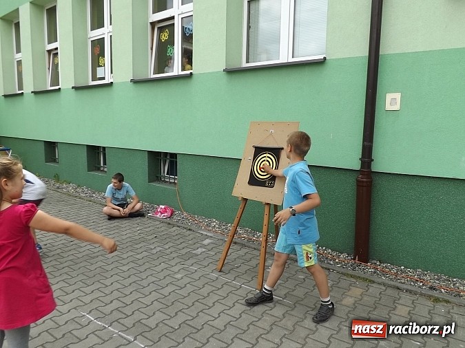 Zdjęcie w galerii na portalu naszraciborz.pl: Szkolny Dzień Sportu na wesoło w SP 13 wiadomości z regionu
