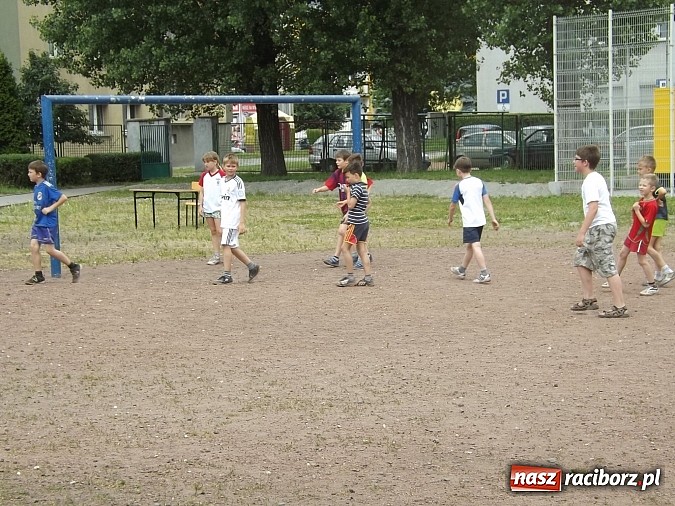 Zdjęcie w galerii na portalu naszraciborz.pl: Szkolny Dzień Sportu na wesoło w SP 13 wiadomości z regionu