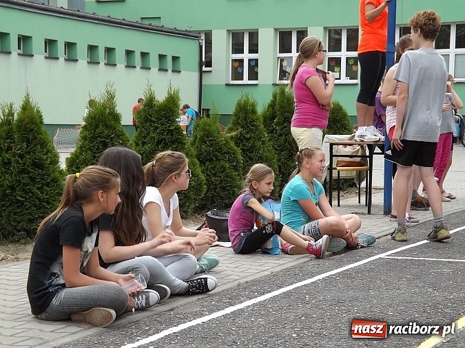 Zdjęcie w galerii na portalu naszraciborz.pl: Szkolny Dzień Sportu na wesoło w SP 13 wiadomości z regionu