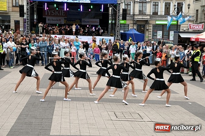 Zdjęcie w galerii na portalu naszraciborz.pl: Mażoretki Tęczy nagrodzone Złotą Lirą 2014! wiadomości z regionu