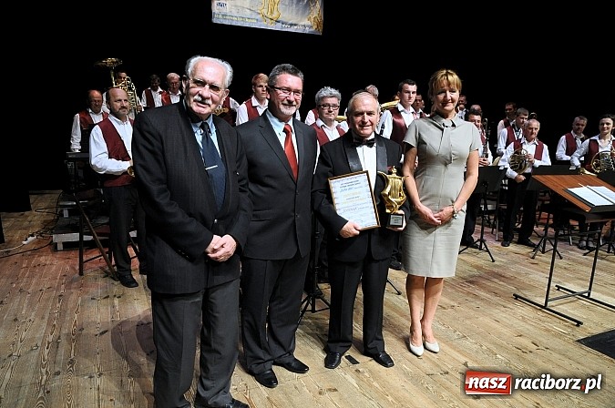 Zdjęcie w galerii na portalu naszraciborz.pl: Mażoretki Tęczy nagrodzone Złotą Lirą 2014! wiadomości z regionu