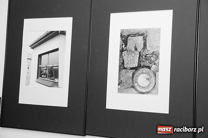Zdjęcie w galerii na portalu naszraciborz.pl: Wernisaż prac fotograficznych w Czarnym Kocie wiadomości z regionu