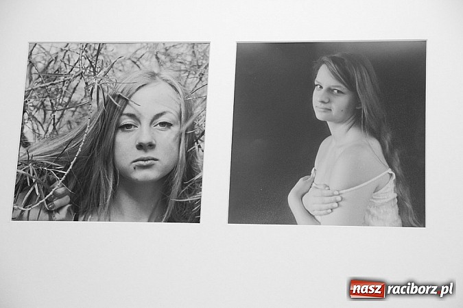 Zdjęcie w galerii na portalu naszraciborz.pl: Wernisaż prac fotograficznych w Czarnym Kocie wiadomości z regionu