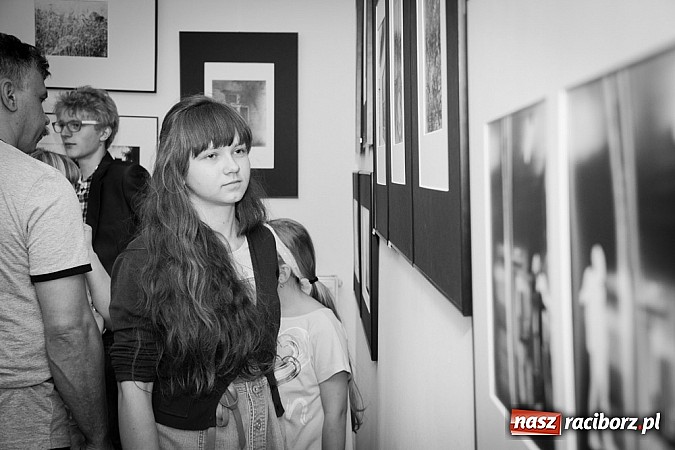 Zdjęcie w galerii na portalu naszraciborz.pl: Wernisaż prac fotograficznych w Czarnym Kocie wiadomości z regionu