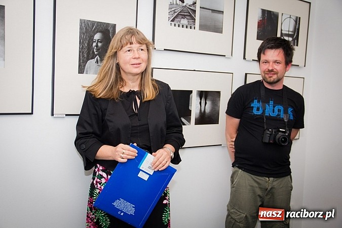 Zdjęcie w galerii na portalu naszraciborz.pl: Wernisaż prac fotograficznych w Czarnym Kocie wiadomości z regionu