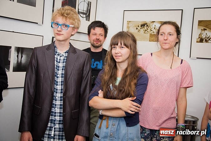 Zdjęcie w galerii na portalu naszraciborz.pl: Wernisaż prac fotograficznych w Czarnym Kocie wiadomości z regionu