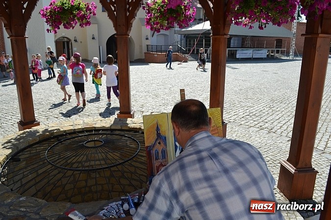 Zdjęcie w galerii na portalu naszraciborz.pl: Na zamku trwa plener artystyczny wiadomości z regionu