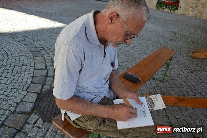 Zdjęcie w galerii na portalu naszraciborz.pl: Na zamku trwa plener artystyczny wiadomości z regionu