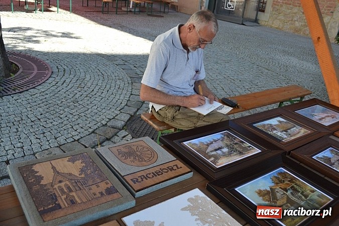Zdjęcie w galerii na portalu naszraciborz.pl: Na zamku trwa plener artystyczny wiadomości z regionu