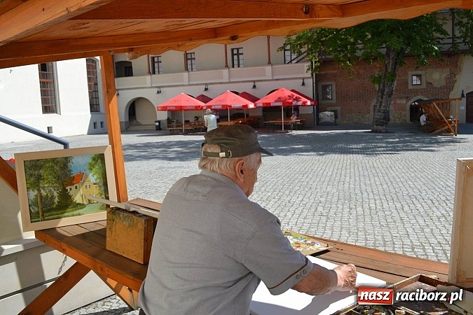 Zdjęcie w galerii na portalu naszraciborz.pl: Na zamku trwa plener artystyczny wiadomości z regionu