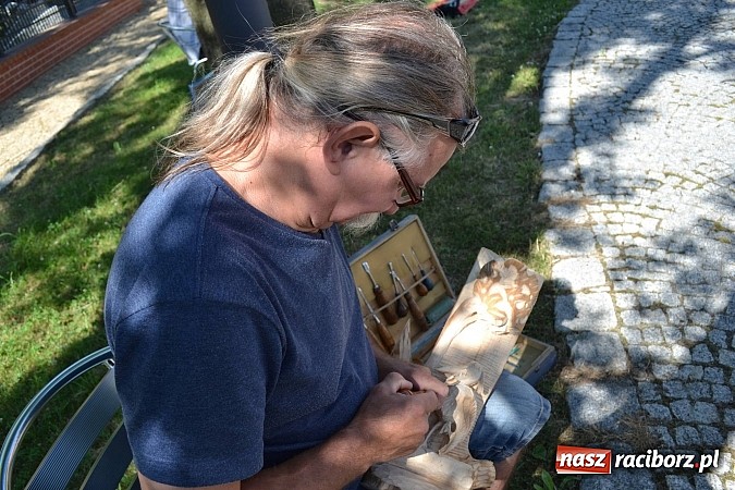 Zdjęcie w galerii na portalu naszraciborz.pl: Na zamku trwa plener artystyczny wiadomości z regionu