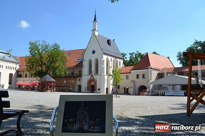 Zdjęcie w galerii na portalu naszraciborz.pl: Na zamku trwa plener artystyczny wiadomości z regionu