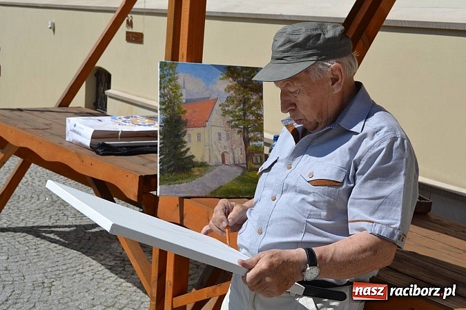 Zdjęcie w galerii na portalu naszraciborz.pl: Na zamku trwa plener artystyczny wiadomości z regionu