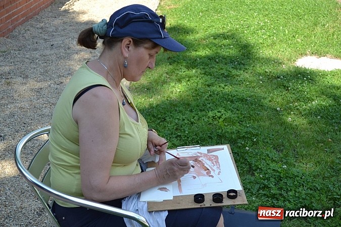 Zdjęcie w galerii na portalu naszraciborz.pl: Na zamku trwa plener artystyczny wiadomości z regionu