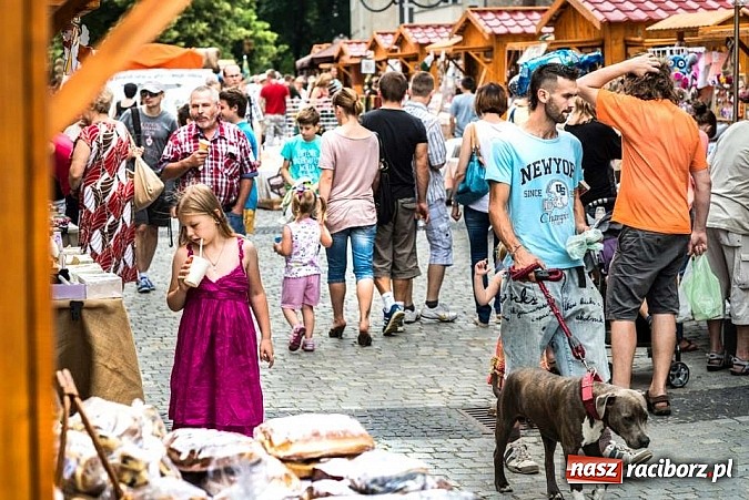 Zdjęcie w galerii na portalu naszraciborz.pl: W piątek na placu Dominikańskim rusza trzydniowy Jarmark św. Marcelego wiadomości z regionu