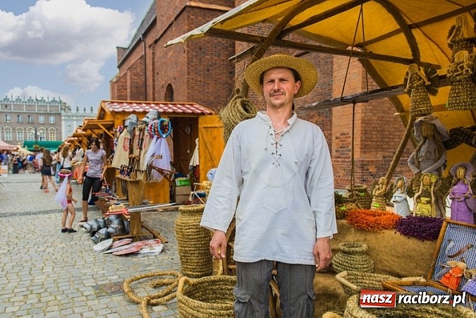 Zdjęcie w galerii na portalu naszraciborz.pl: W piątek na placu Dominikańskim rusza trzydniowy Jarmark św. Marcelego wiadomości z regionu