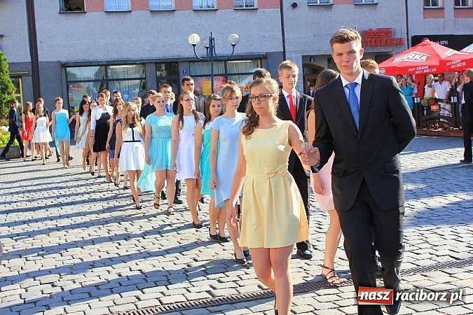 Zdjęcie w galerii na portalu naszraciborz.pl: Gimnazjum nr 2: Poloneza czas zacząć! wiadomości z regionu