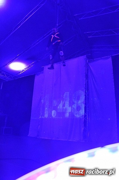 Zdjęcie w galerii na portalu naszraciborz.pl: Zamek przeszedł rockowy chrzest. Mocne nocne show No Longer Music wiadomości z regionu