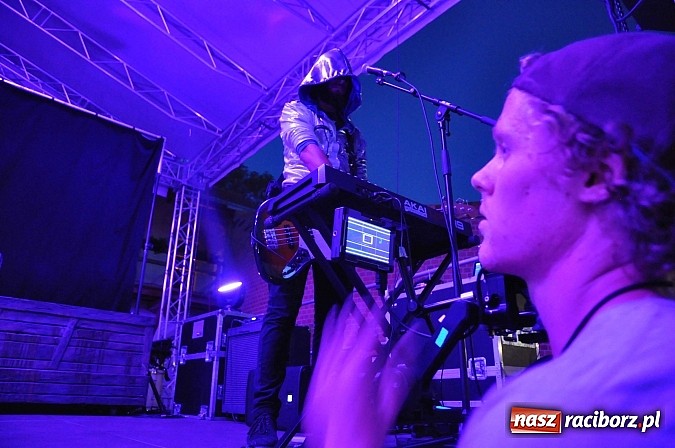 Zdjęcie w galerii na portalu naszraciborz.pl: Zamek przeszedł rockowy chrzest. Mocne nocne show No Longer Music wiadomości z regionu