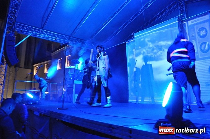 Zdjęcie w galerii na portalu naszraciborz.pl: Zamek przeszedł rockowy chrzest. Mocne nocne show No Longer Music wiadomości z regionu