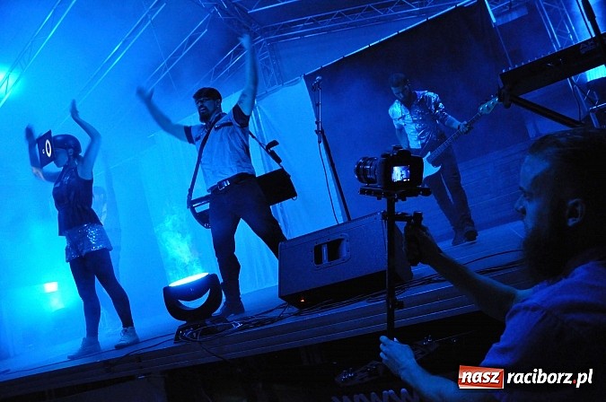 Zdjęcie w galerii na portalu naszraciborz.pl: Zamek przeszedł rockowy chrzest. Mocne nocne show No Longer Music wiadomości z regionu