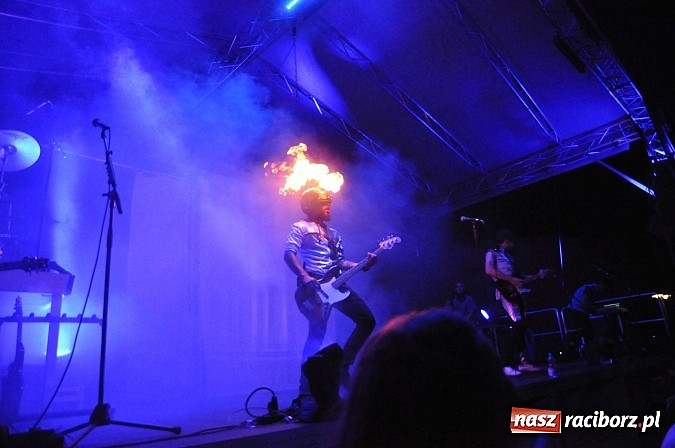 Zdjęcie w galerii na portalu naszraciborz.pl: Zamek przeszedł rockowy chrzest. Mocne nocne show No Longer Music wiadomości z regionu