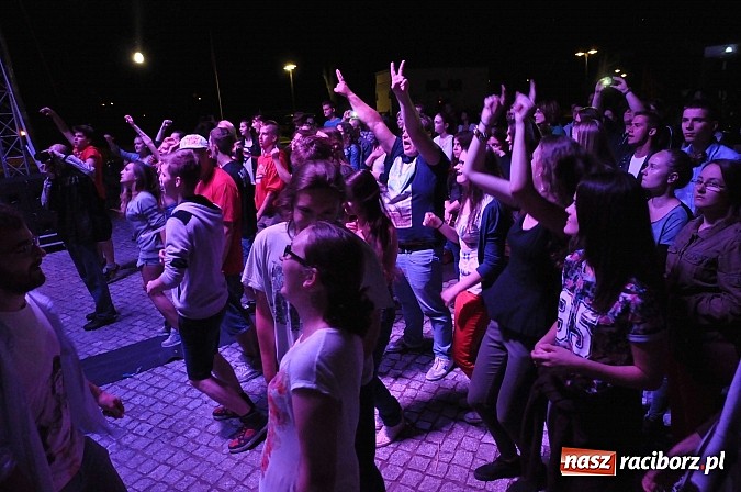 Zdjęcie w galerii na portalu naszraciborz.pl: Zamek przeszedł rockowy chrzest. Mocne nocne show No Longer Music wiadomości z regionu