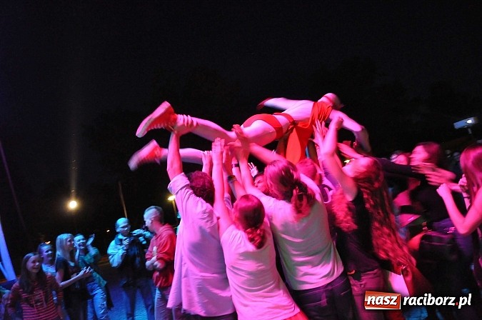 Zdjęcie w galerii na portalu naszraciborz.pl: Zamek przeszedł rockowy chrzest. Mocne nocne show No Longer Music wiadomości z regionu