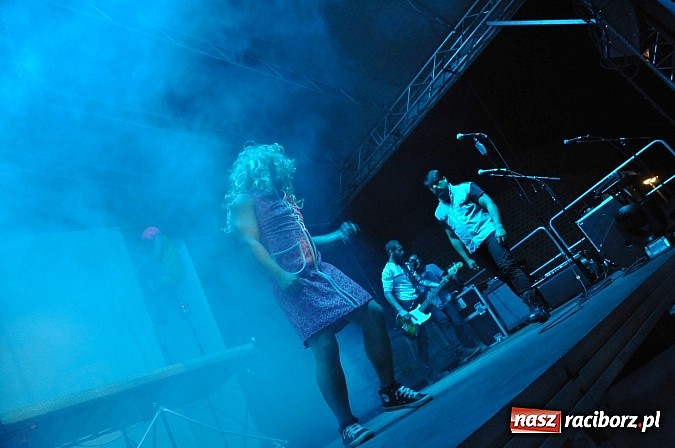 Zdjęcie w galerii na portalu naszraciborz.pl: Zamek przeszedł rockowy chrzest. Mocne nocne show No Longer Music wiadomości z regionu