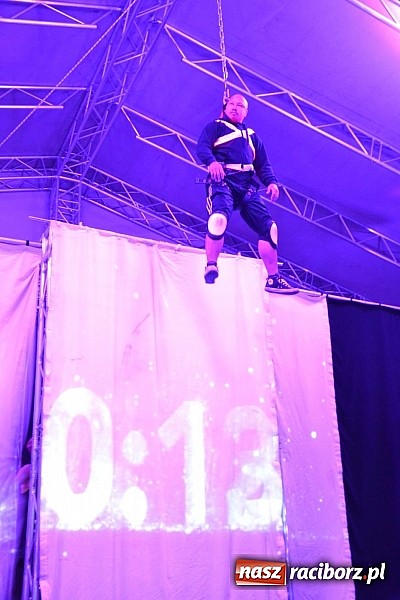 Zdjęcie w galerii na portalu naszraciborz.pl: Zamek przeszedł rockowy chrzest. Mocne nocne show No Longer Music wiadomości z regionu