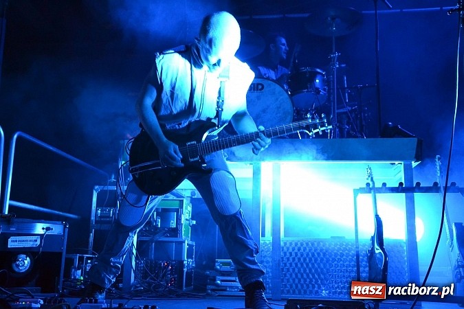 Zdjęcie w galerii na portalu naszraciborz.pl: Zamek przeszedł rockowy chrzest. Mocne nocne show No Longer Music wiadomości z regionu