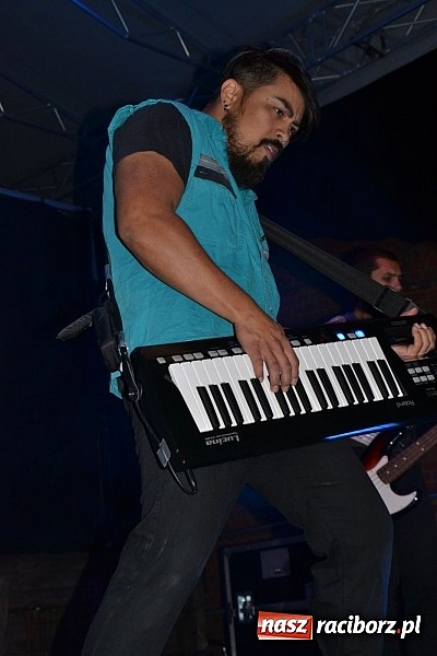 Zdjęcie w galerii na portalu naszraciborz.pl: Zamek przeszedł rockowy chrzest. Mocne nocne show No Longer Music wiadomości z regionu