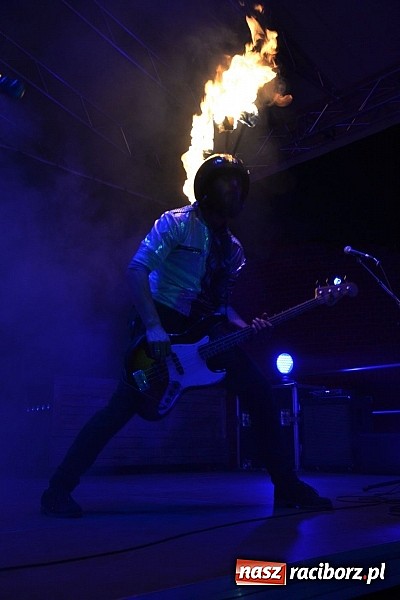 Zdjęcie w galerii na portalu naszraciborz.pl: Zamek przeszedł rockowy chrzest. Mocne nocne show No Longer Music wiadomości z regionu