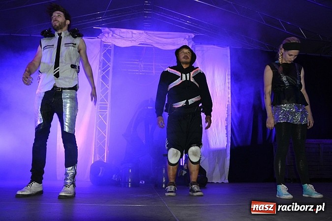 Zdjęcie w galerii na portalu naszraciborz.pl: Zamek przeszedł rockowy chrzest. Mocne nocne show No Longer Music wiadomości z regionu