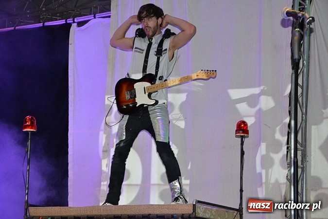 Zdjęcie w galerii na portalu naszraciborz.pl: Zamek przeszedł rockowy chrzest. Mocne nocne show No Longer Music wiadomości z regionu