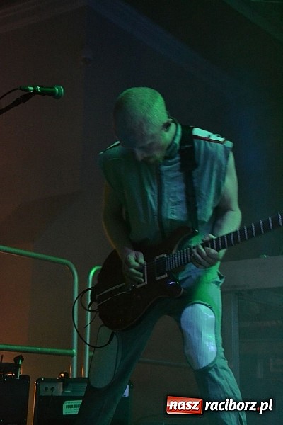 Zdjęcie w galerii na portalu naszraciborz.pl: Zamek przeszedł rockowy chrzest. Mocne nocne show No Longer Music wiadomości z regionu