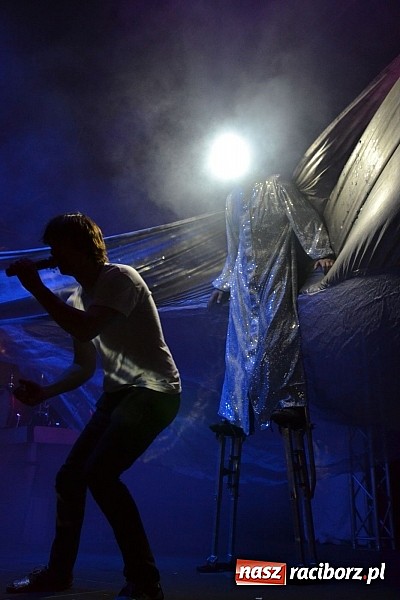 Zdjęcie w galerii na portalu naszraciborz.pl: Zamek przeszedł rockowy chrzest. Mocne nocne show No Longer Music wiadomości z regionu