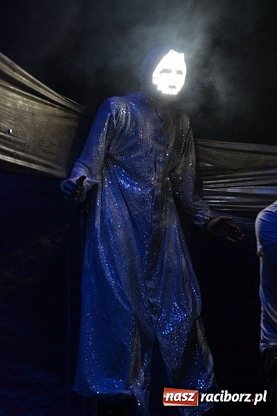 Zdjęcie w galerii na portalu naszraciborz.pl: Zamek przeszedł rockowy chrzest. Mocne nocne show No Longer Music wiadomości z regionu