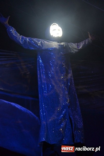 Zdjęcie w galerii na portalu naszraciborz.pl: Zamek przeszedł rockowy chrzest. Mocne nocne show No Longer Music wiadomości z regionu