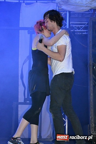 Zdjęcie w galerii na portalu naszraciborz.pl: Zamek przeszedł rockowy chrzest. Mocne nocne show No Longer Music wiadomości z regionu